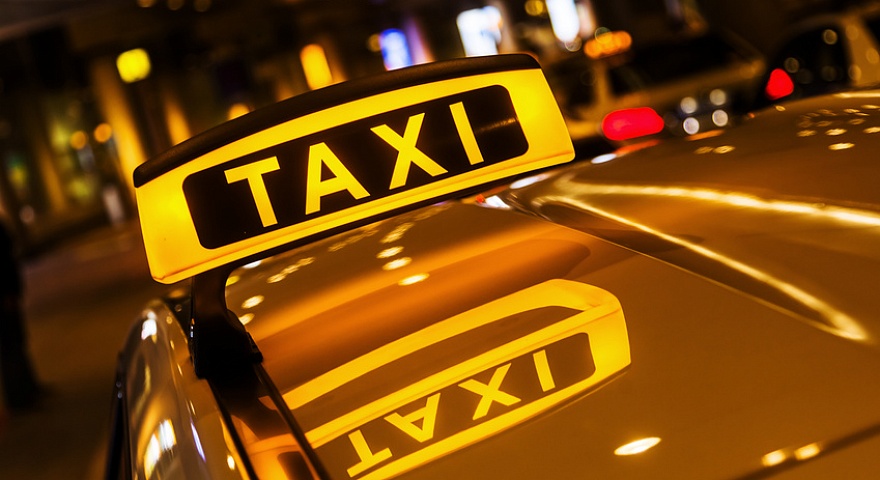 Программа для службы такси координирует действия водителей